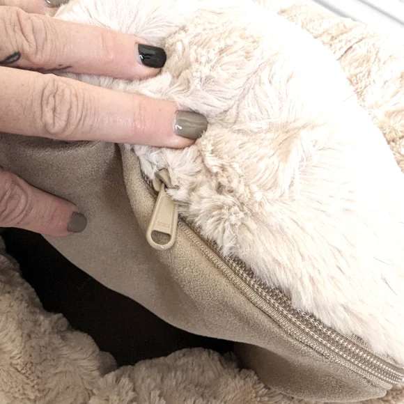 Kirkland Signature Small Dog Bed - Picture 4 of 4